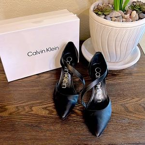 ✨Calvin Klein black leather pumps✨